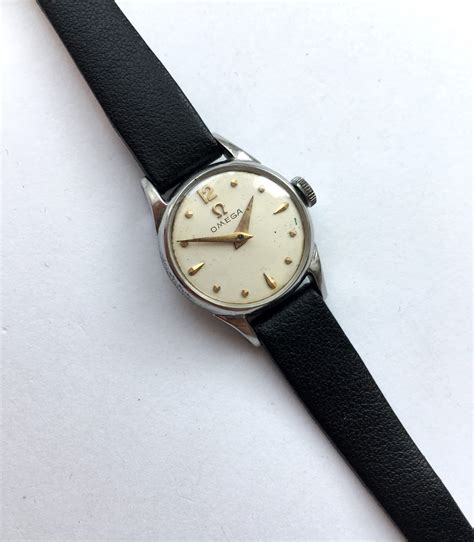 women's vintage omega watch identification.